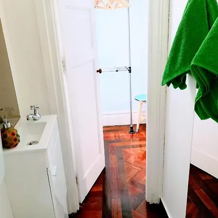 Vintage Downtown With Patio Apartment